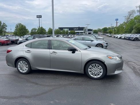 Used 2015 Lexus ES 350 w/ Luxury Package FWD image 9