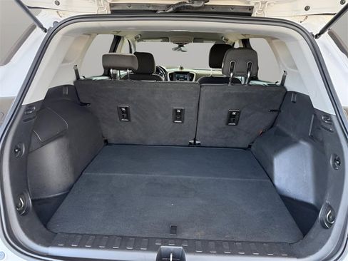 Used 2019 GMC Terrain SLE image 21