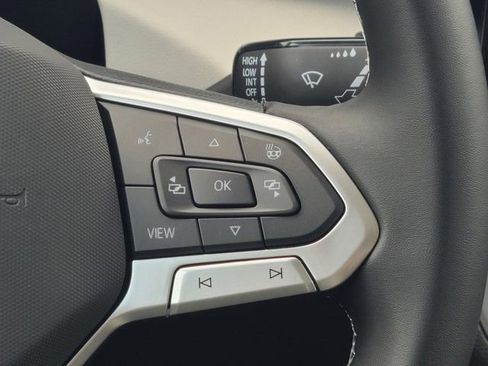 New 2025 Volkswagen Taos SEL image 27