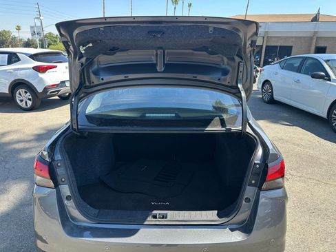 Used 2025 Nissan Versa SV FWD image 29