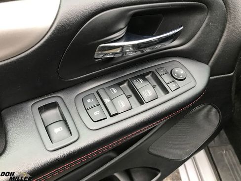 Certified 2019 Dodge Grand Caravan GT image 12