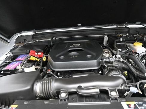 Used 2022 Jeep Wrangler Unlimited Sport AWD/4WD image 29
