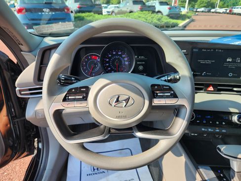 Certified 2023 Hyundai Elantra SEL FWD image 18