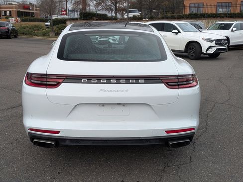 Used 2017 Porsche Panamera 4 image 4