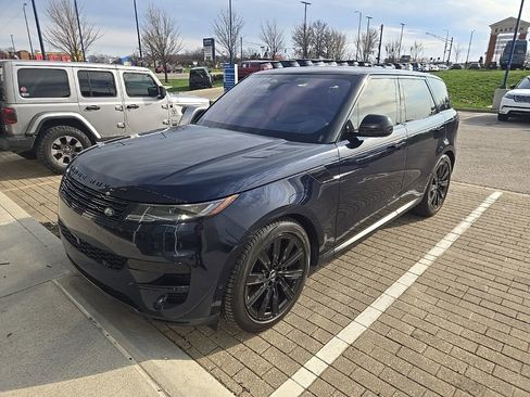 Used 2023 Land Rover Range Rover Sport SE image 1