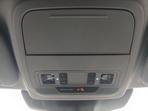 Used 2024 Ford Explorer Limited RWD image 7