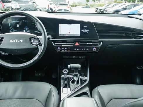 Used 2023 Kia Niro EX image 13