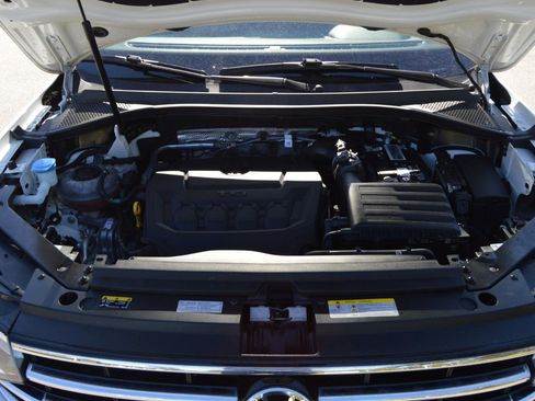 Used 2022 Volkswagen Tiguan SE image 17