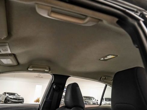 Used 2020 Toyota Corolla LE image 23