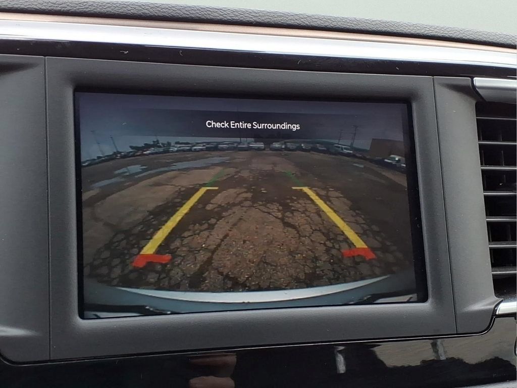 Used 2023 Chrysler Voyager LX FWD image 14