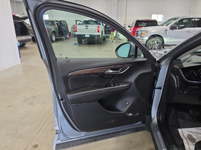 Used 2023 Buick Envision Avenir AWD/4WD image 23