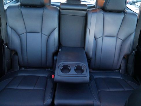 Used 2023 Subaru Ascent Limited w/ Technology Package image 12