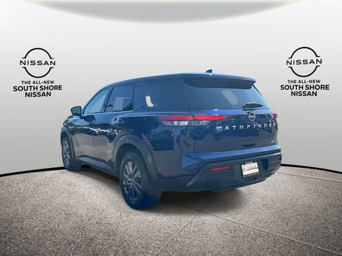 Used 2022 Nissan Pathfinder S AWD/4WD image 7