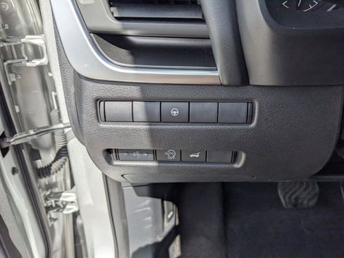 Used 2024 Nissan Rogue SV AWD/4WD image 35