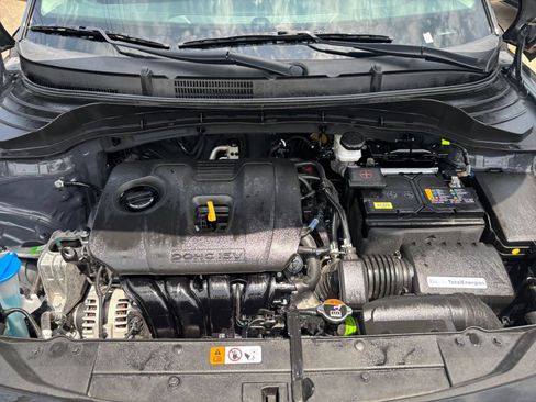 Used 2025 Kia Soul LX w/ LX Technology Package FWD image 30