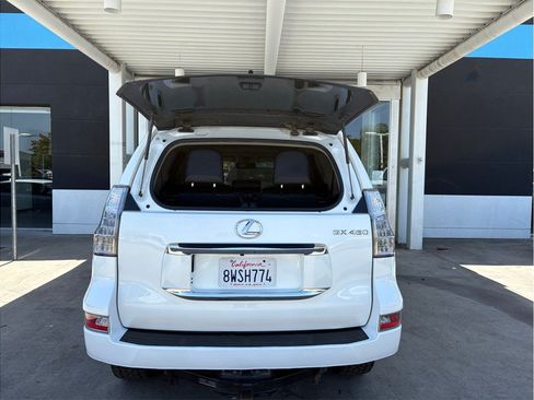 Used 2018 Lexus GX 460 w/ Navigation Package AWD/4WD image 28