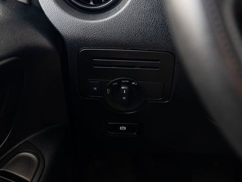 Used 2023 Mercedes-Benz Metris image 11