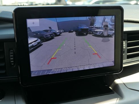 Used 2021 Ford Explorer XLT RWD image 23