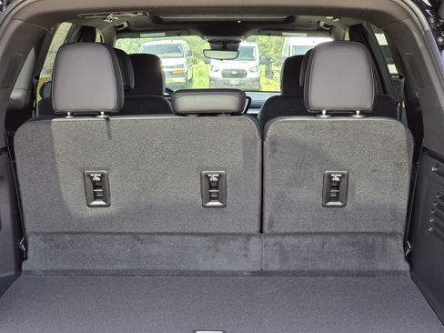 New 2026 Buick Enclave Avenir w/ Super Cruise Package FWD image 6