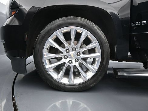 Used 2019 Chevrolet Suburban Premier w/ Premier Plus Edition RWD image 35