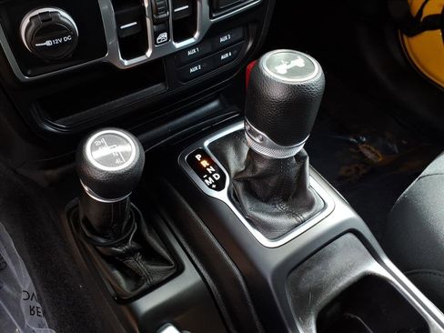 Used 2021 Jeep Wrangler Unlimited Sport image 29