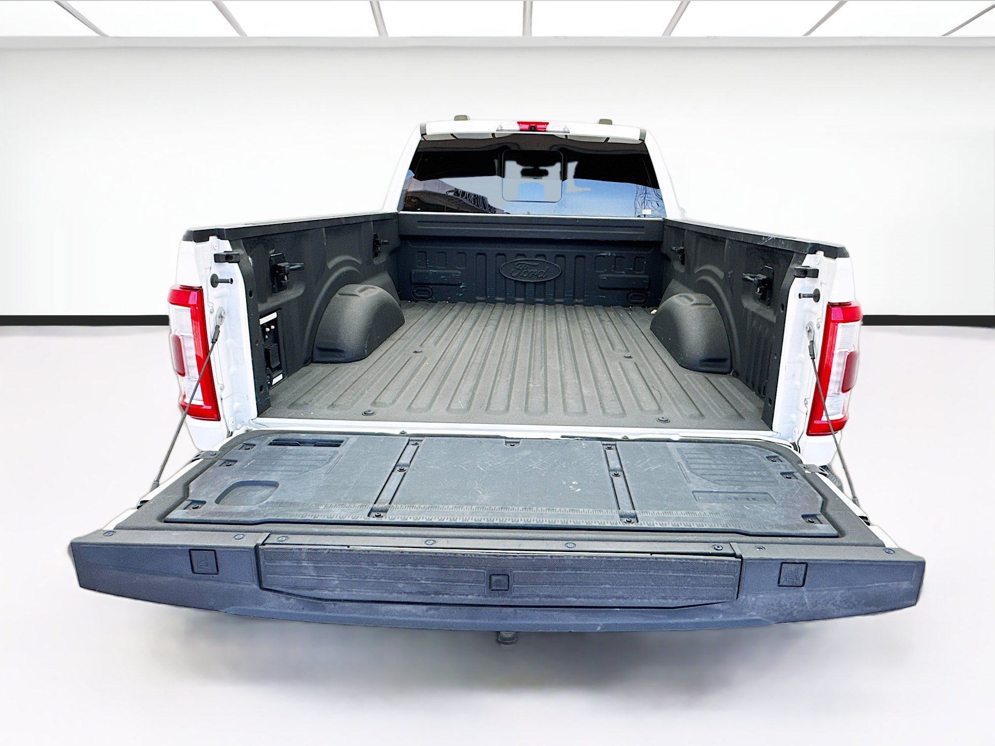 Used 2021 Ford F150 Platinum w/ Equipment Group 701A High AWD/4WD image 18