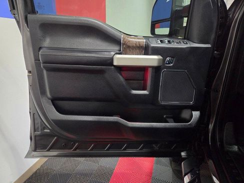 Used 2017 Ford F250 Lariat w/ Lariat Ultimate Package image 33