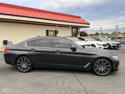Used 2017 BMW 540i RWD image 4