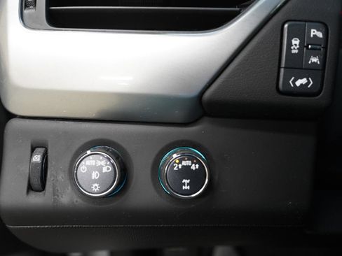 Used 2019 Chevrolet Suburban LT w/ RST Edition image 23