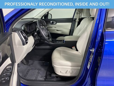 Certified 2022 Kia Sorento S w/ Panoramic Sunroof Package image 7