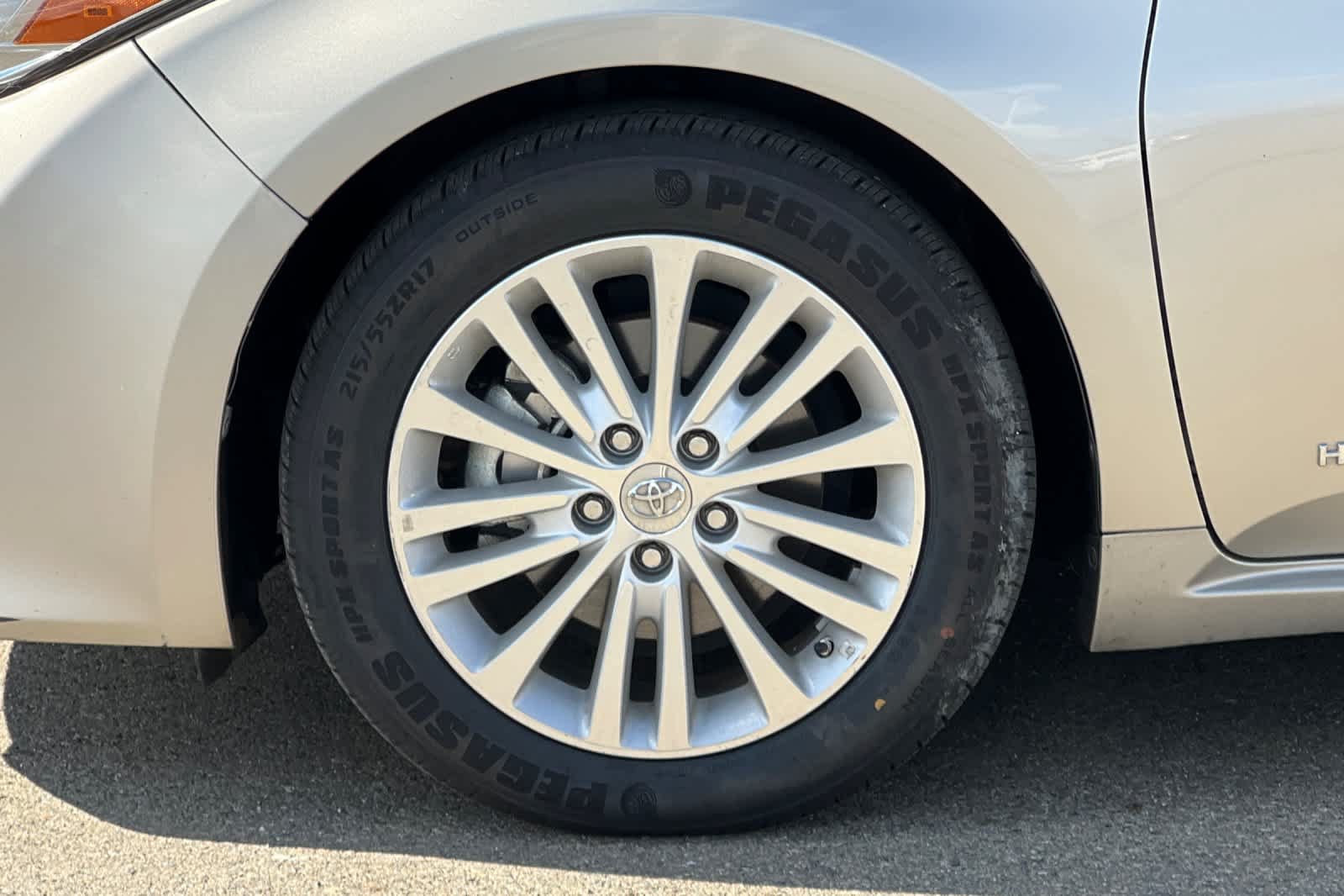 Used 2015 Toyota Avalon XLE Touring FWD image 13