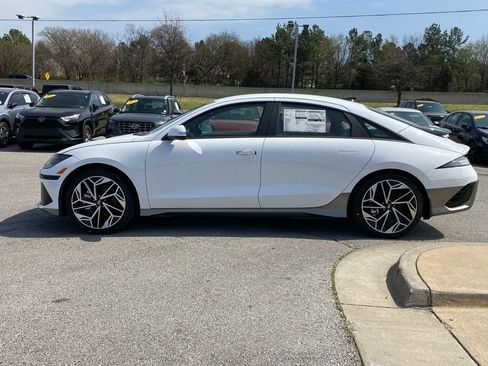 New 2025 Hyundai Ioniq 6 SEL RWD image 4