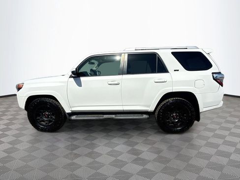 Used 2017 Toyota 4Runner SR5 RWD image 9