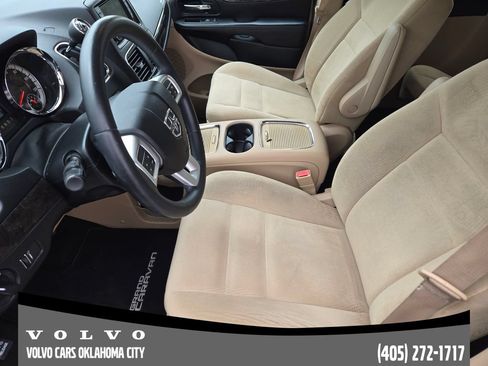 Used 2016 Dodge Grand Caravan SXT w/ Rear Park Assist Package FWD image 10