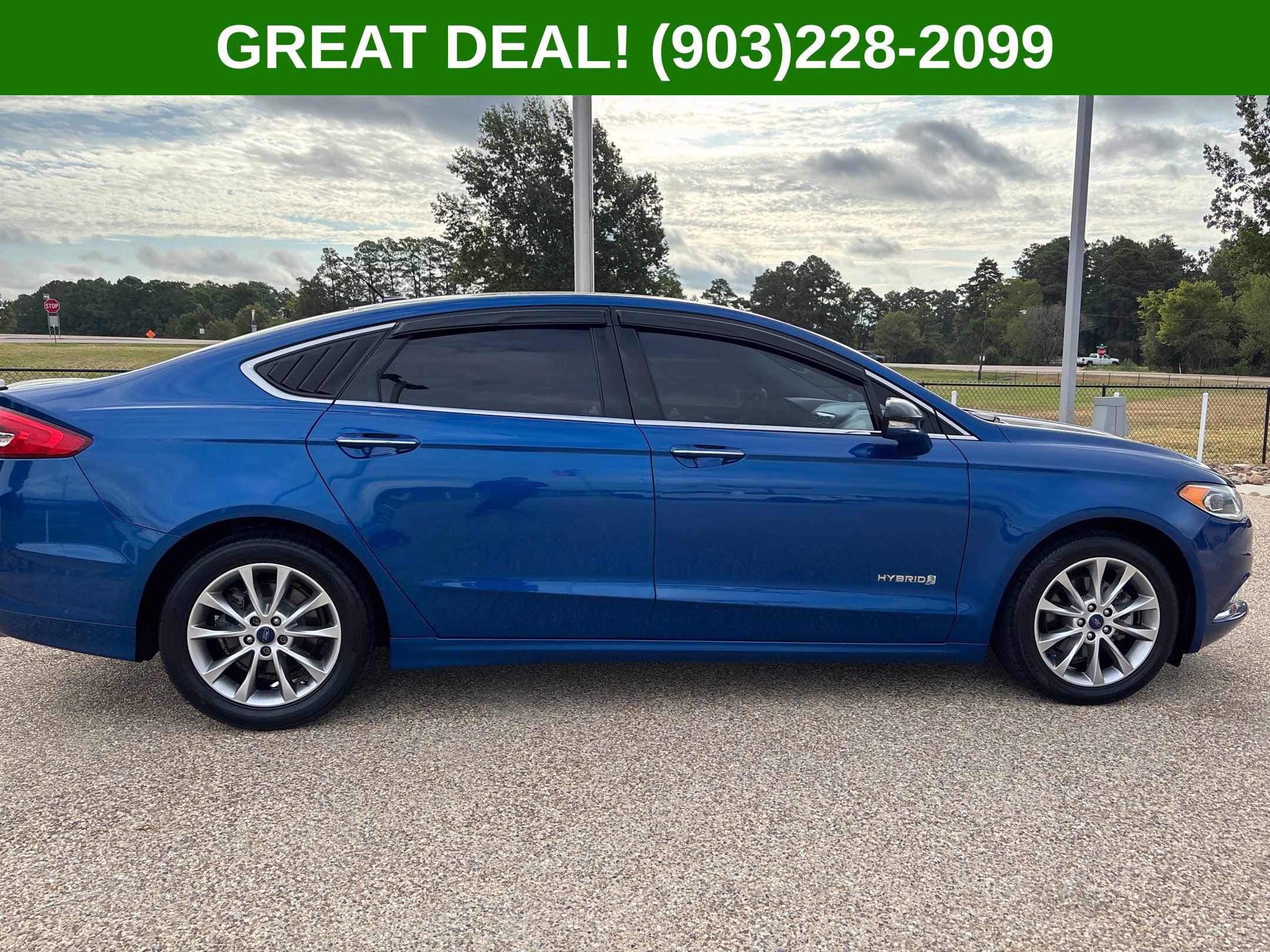 Used 2017 Ford Fusion SE w/ Equipment Group 602A FWD image 15
