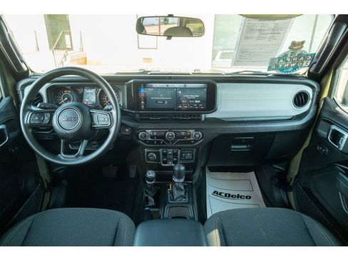 Used 2025 Jeep Wrangler Unlimited Sport AWD/4WD image 30