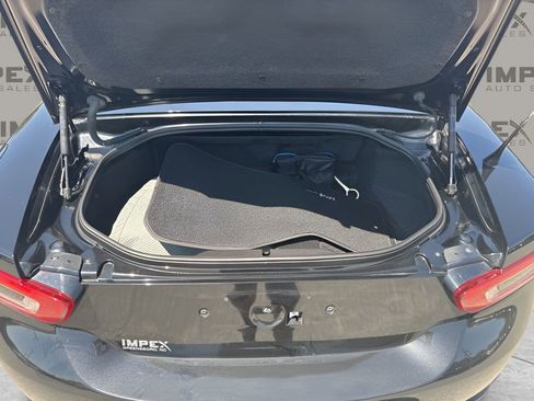 Used 2018 FIAT 124 Spider Classica w/ Technology & Siriusxm Group RWD image 24