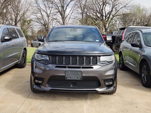 Used 2018 Jeep Grand Cherokee SRT image 2