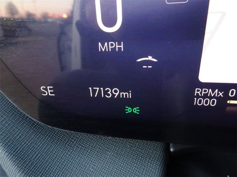 Used 2025 Buick Enclave Preferred image 21