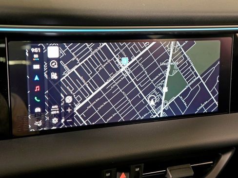 New 2026 Porsche Macan 4 Electric image 28