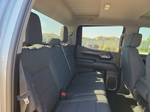 Used 2023 Chevrolet Silverado 1500 LT AWD/4WD image 17
