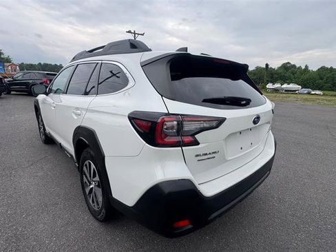 Used 2023 Subaru Outback Premium AWD/4WD image 19