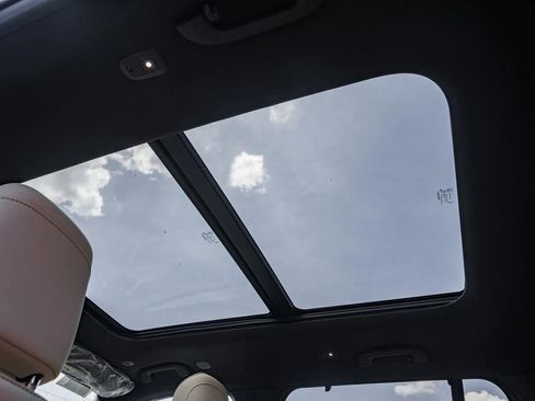 New 2025 Jeep Grand Cherokee Limited w/ Luxury Tech Group II image 38