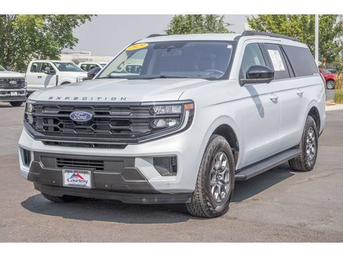 Used 2025 Ford Expedition Max Active AWD/4WD image 7