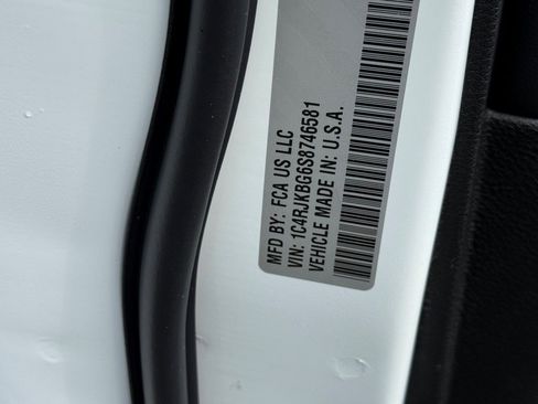 New 2025 Jeep Grand Cherokee L Limited w/ Luxury Tech Group II image 39