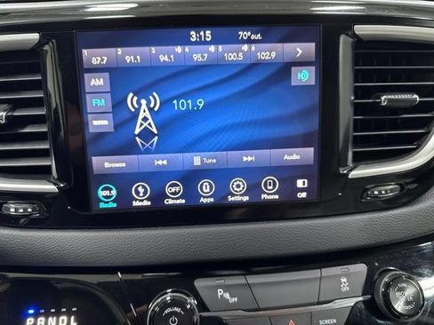 Used 2018 Chrysler Pacifica Touring Plus FWD image 20