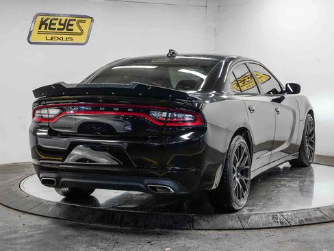 Used 2016 Dodge Charger R/T RWD image 4