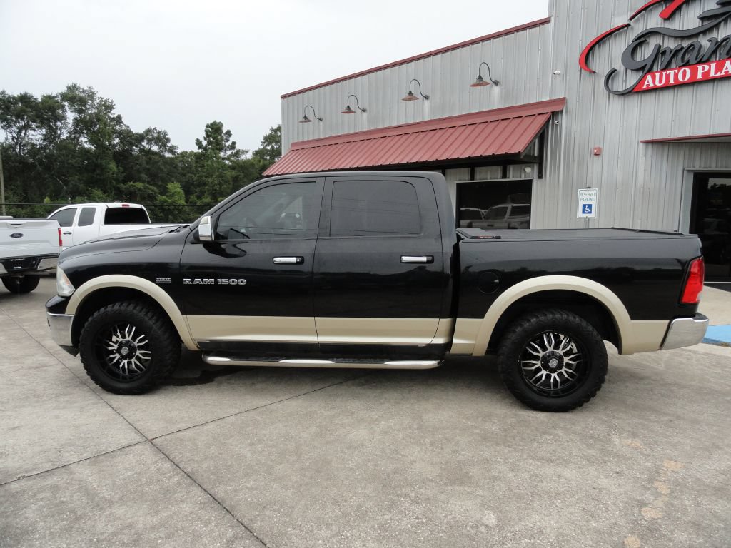 Used 2011 RAM 1500 Laramie AWD/4WD image 3
