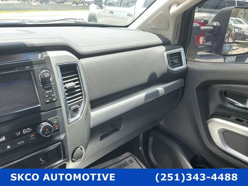 Used 2017 Nissan Titan PRO-4X AWD/4WD image 23