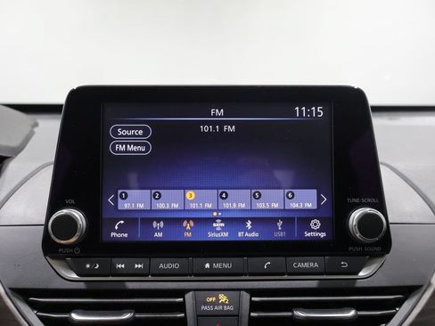 Used 2025 Nissan Altima 2.5 SV FWD image 25